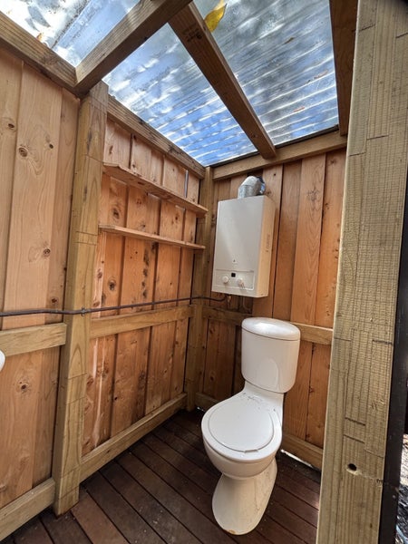 Portable shower/ toilet block64261901419649112