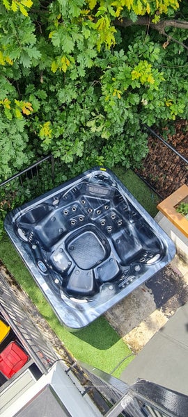 Unwind Optix XL Spa Pool64370121696898110