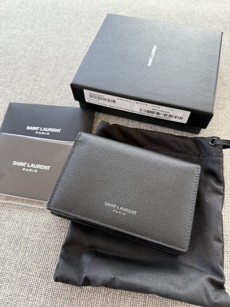 SAINT LAURENT PARIS BUSINESS CARD HOLDER WITH FLAP IN GRAIN DE POUDRE LEATHER64262900565633110