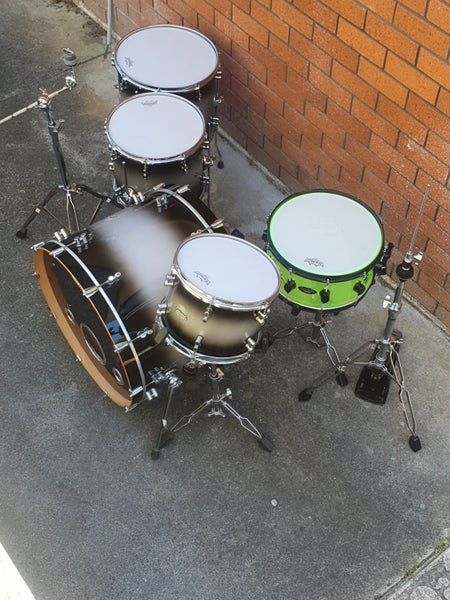 PDP Platinum Series Maple 5 PC Drum Set – Stardust Black to Silver Fade Sparkle64263411923073112