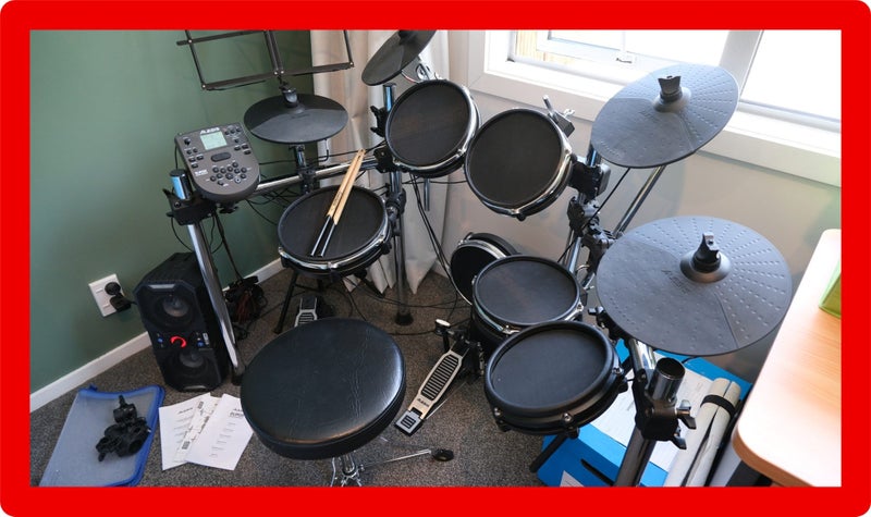 ALESIS SURGE Drum Kit (+ extra Nitro Kit)64263768628353110