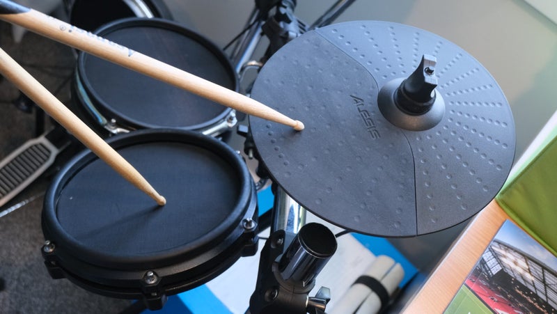 ALESIS SURGE Drum Kit (+ extra Nitro Kit)64263768628353111