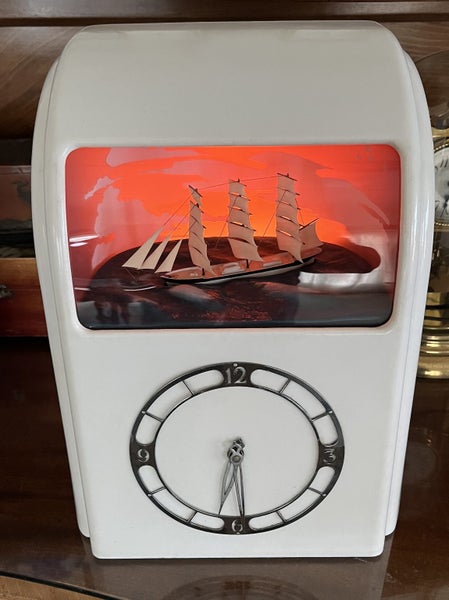 Vitascope Automaton Clock – 1940s – Cream Bakelite – Working64263958059523111