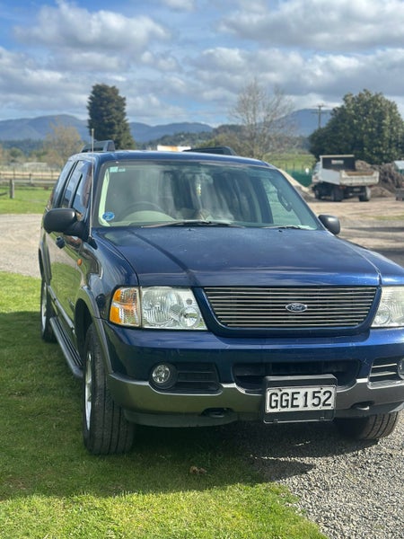 2005 Ford Explorer64882531397890112