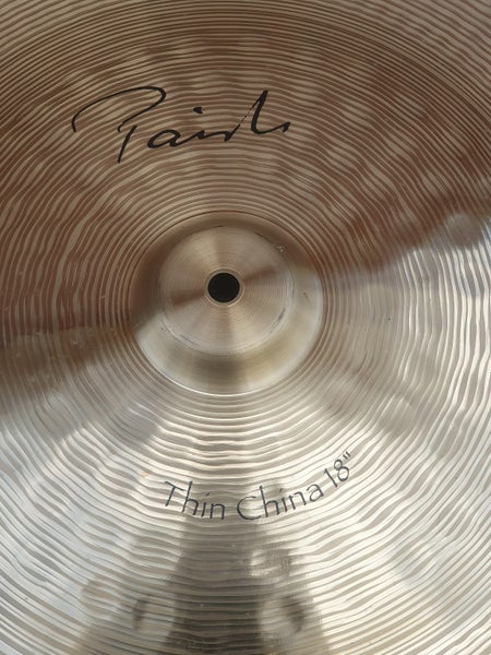 Paiste 18" Signature Series Thin China Cymbal – Traditional Finish64264341888131112