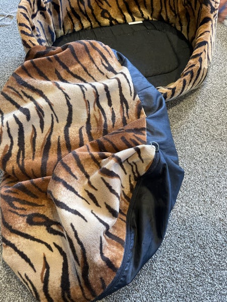 Cat Bed (or Small Dog Bed) Carousel 3