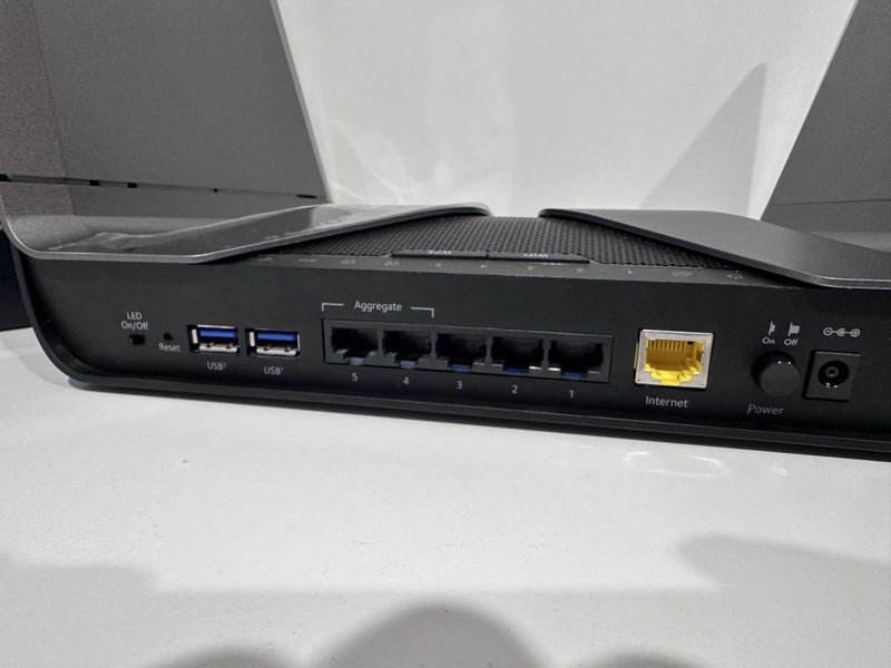 NETGEAR NightHawk RAX80 Wi-Fi 6 router AX6000 Wi-Fi - 8 Strean64264846025091113