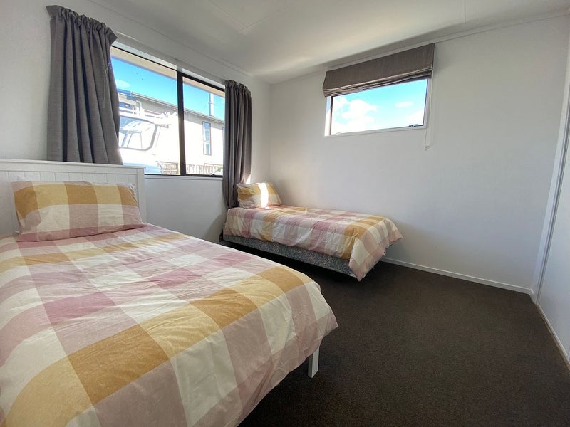 Papamoa Beach, 4 bedrooms64264849638401112