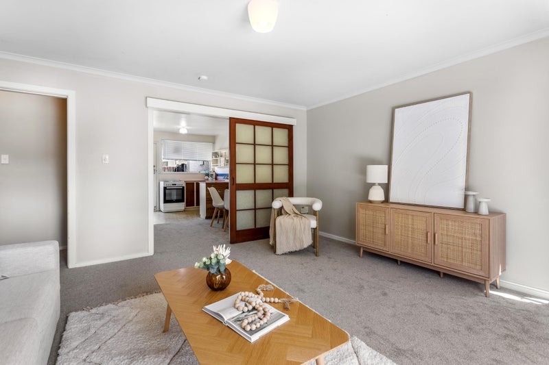 Fantastic Location - Two bedrooms plus Garage!64348501884545113