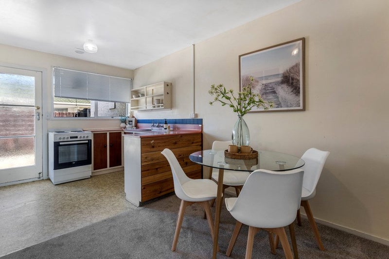 Fantastic Location - Two bedrooms plus Garage!64348501884545114