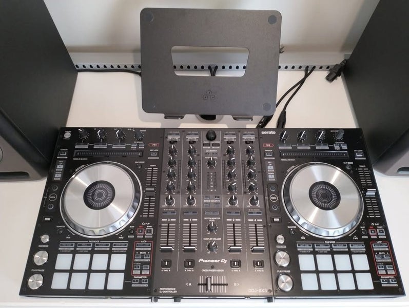 Pioneer DDJ-SX3 complete setup64271637934850111