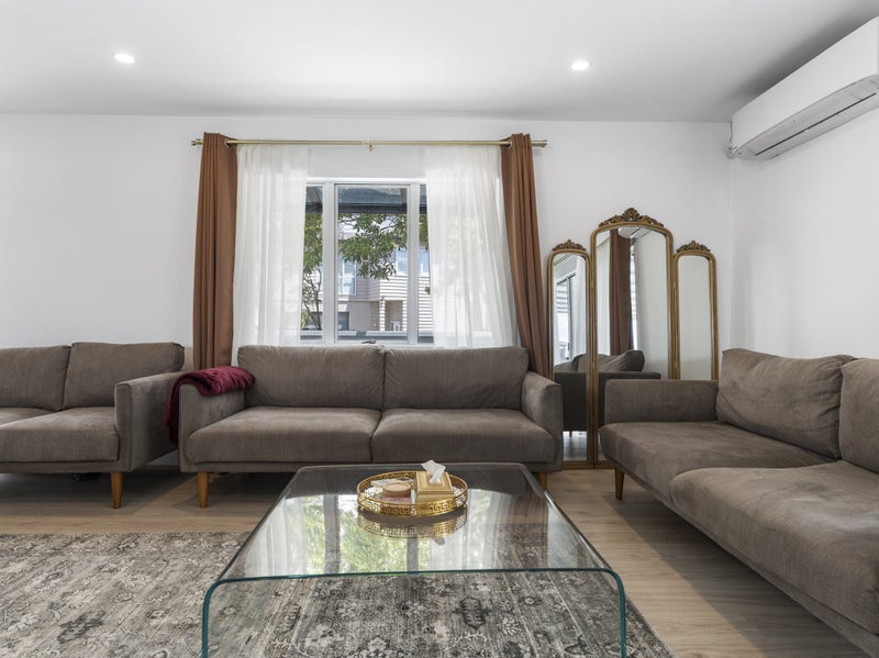 HONEY, STOP THE CAR!64272024835842112