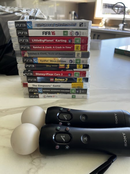 PS3 12 GAMES + 2 PS3 Move Controllers + PS3 Move Camera Carousel 1