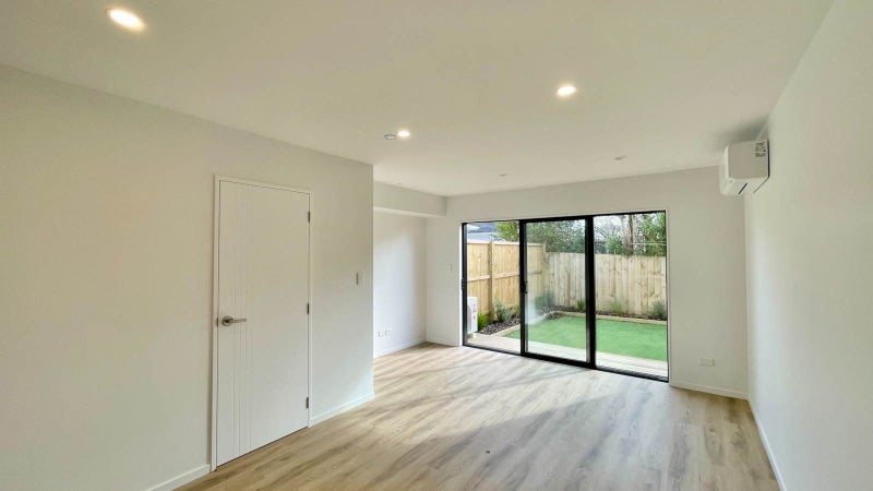 Te Atatu South, 2 bedrooms64272563062401112