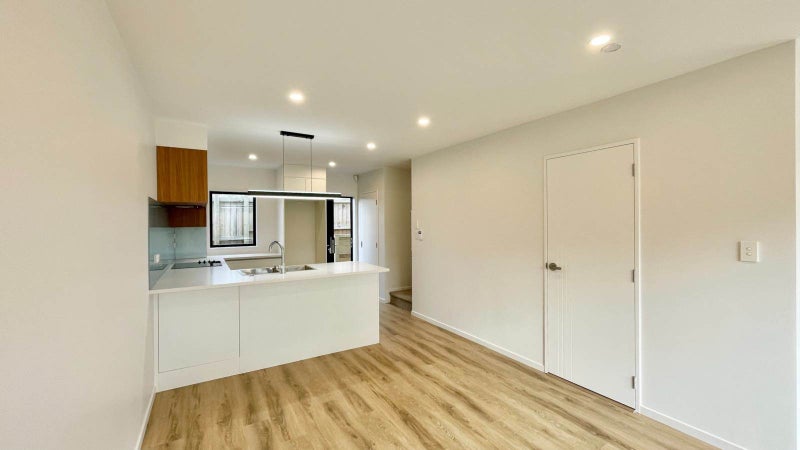 Te Atatu South, 2 bedrooms64272563062401113