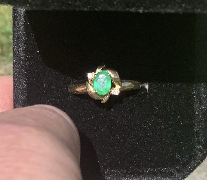 14k Gold Emerald and Diamond ring Carousel 1