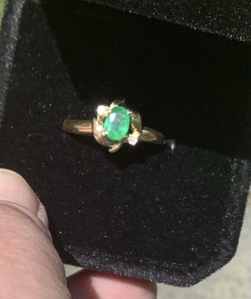 14k Gold Emerald and Diamond ring Carousel 2