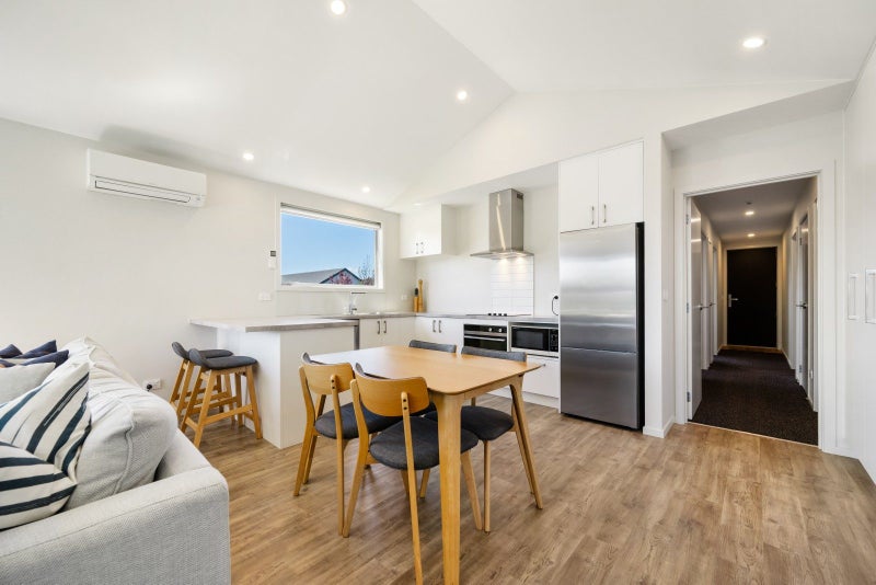 Modern and low-maintenance in Northlake64273897351298113