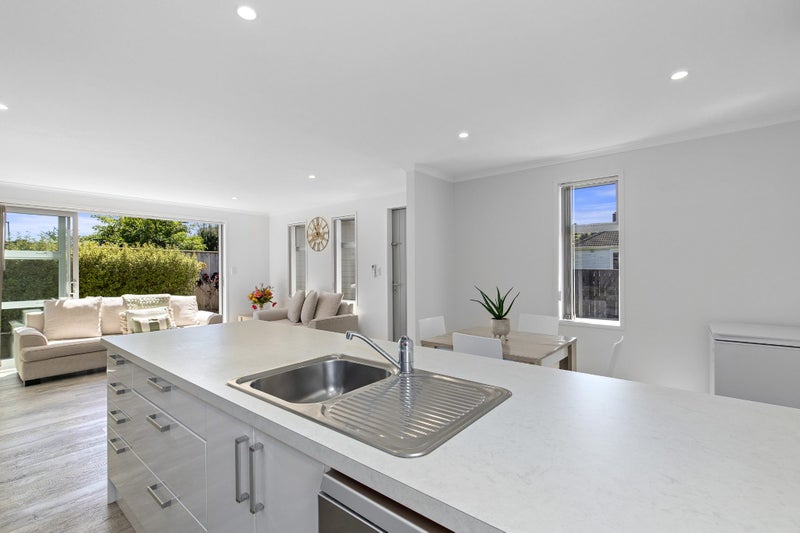 Looks Like New - Feels Like New!64273897334785114