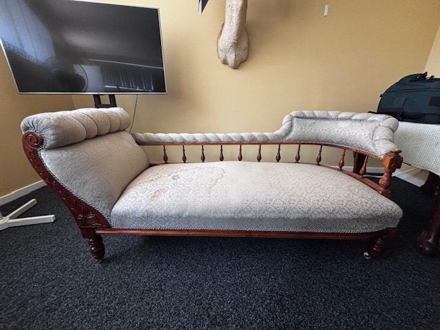 Project-Chaise Lounge64274452585090112