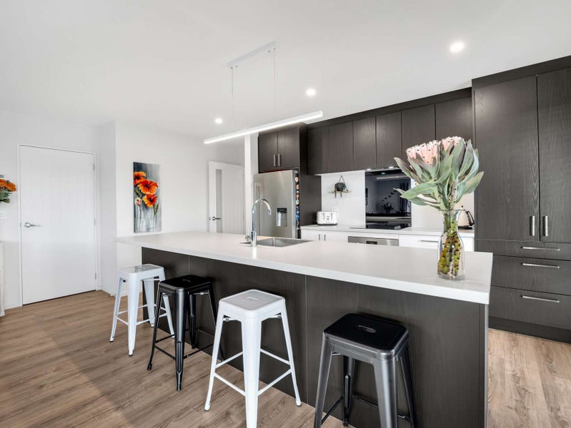 Street Appeal, Sunshine & Style!64274641703042114