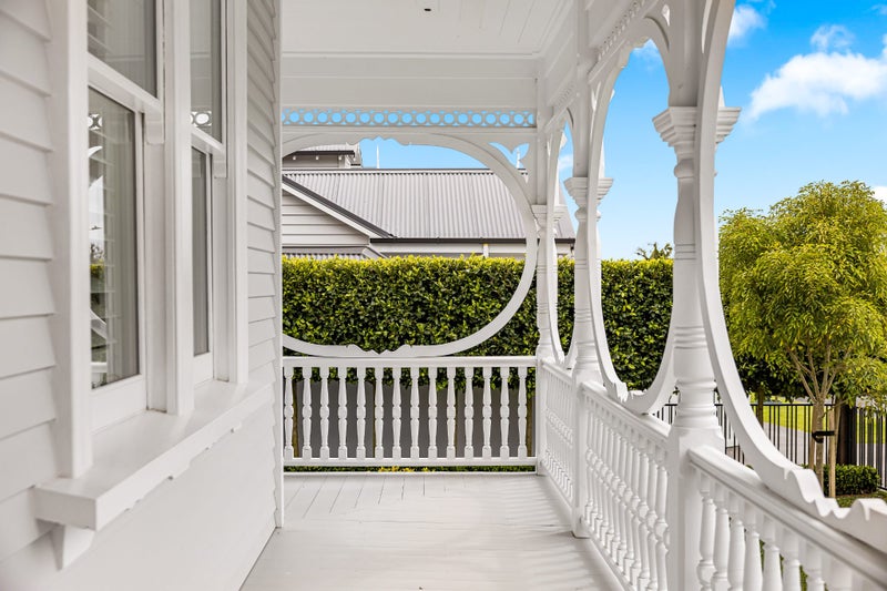 Intelligent Luxury Awaits. No Expense Spared.64275004758146113