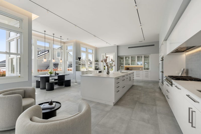 Intelligent Luxury Awaits. No Expense Spared.64275004758146114