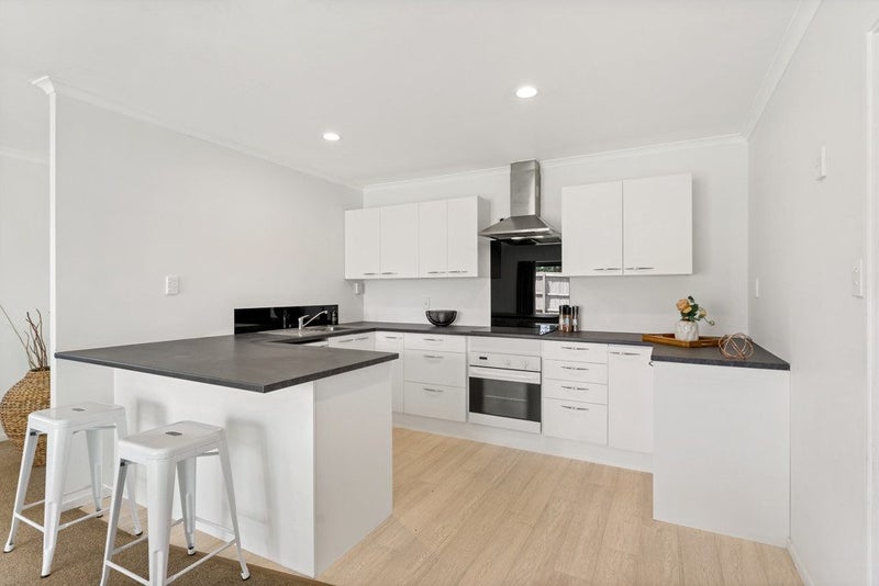 A Perfect Start - Retiring Vendor Says Sell Fast64275004841346112