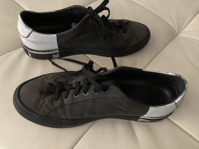 Black and white Common Projects sneakers64275339617665111