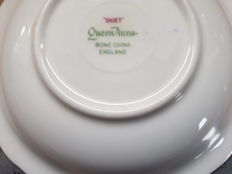 Elegant bone china - four small pieces64275676994434113