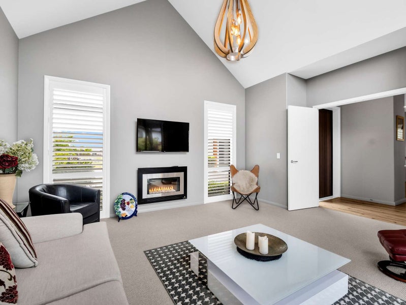 Lift Off in Lincoln, Landing in Sunshine Coast64275828840963114