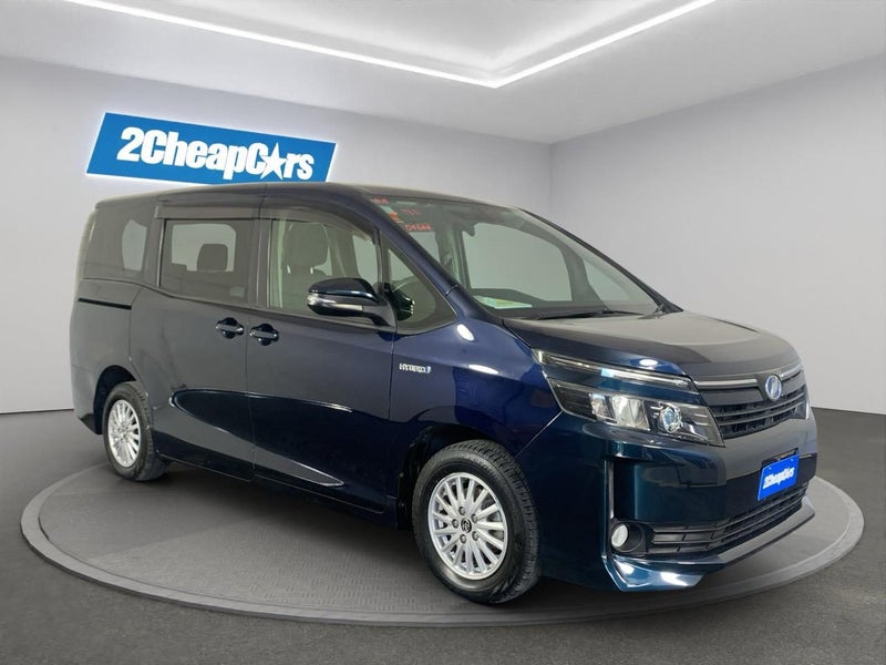 2014 Toyota Voxy Hybrid64276006521218112