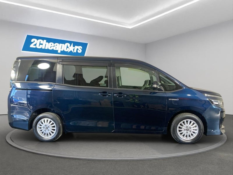 2014 Toyota Voxy Hybrid64276006521218113