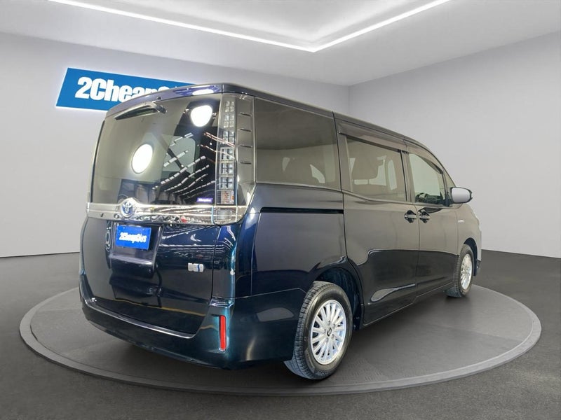 2014 Toyota Voxy Hybrid64276006521218114