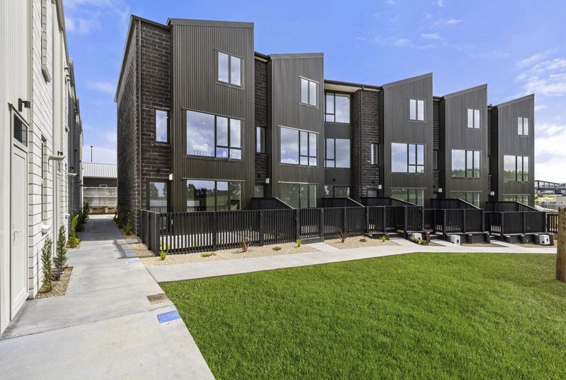 Modern Living with Room for Everyone64627864971906111