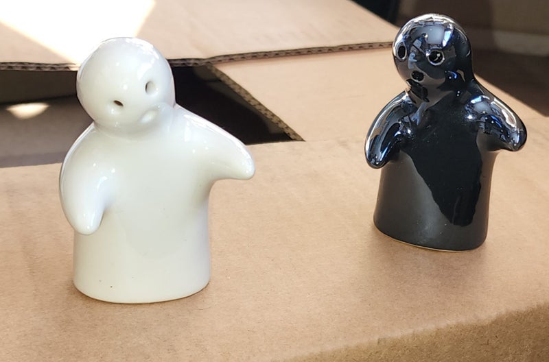 CRUET SET - GHOSTS -WHITE AND BLACK FIT TOGETHER IN A HUG64525710927363110