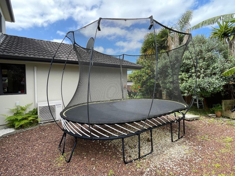 Spring Free Trampoline64424299510401110