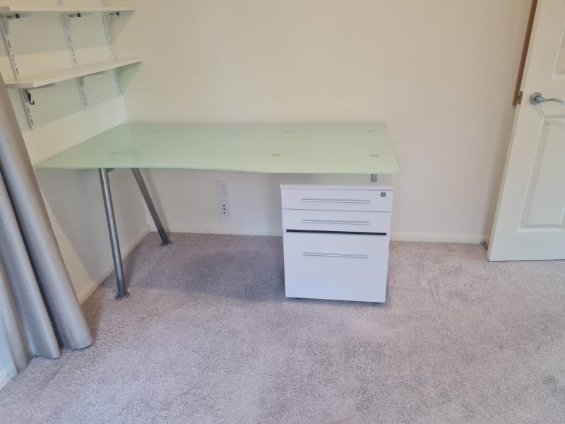 White desk64325771565443110