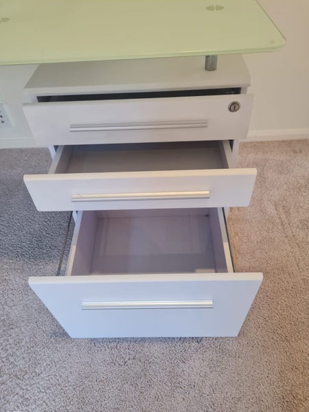 White desk64325771565443113