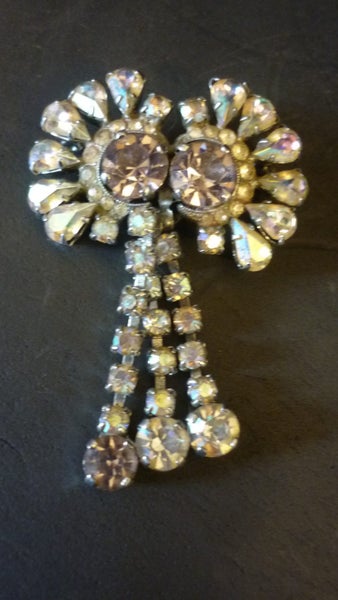 SPARKLY DIAMANTE BROOCH Carousel 1