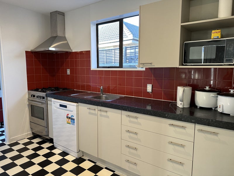 Shirley, 3 bedrooms64461219801985111