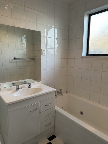 Shirley, 3 bedrooms64461219801985113