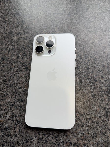 iPhone 15 Pro max64370633063297110