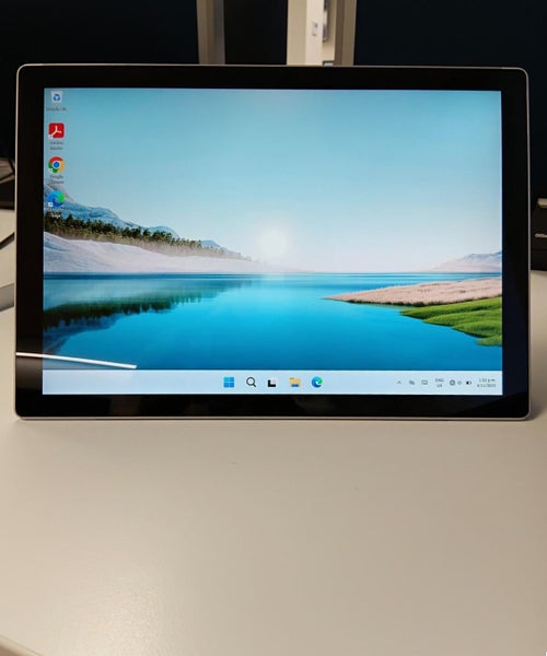 Microsoft Surface Pro 7 – Windows 11 + Keyboard Carousel 2