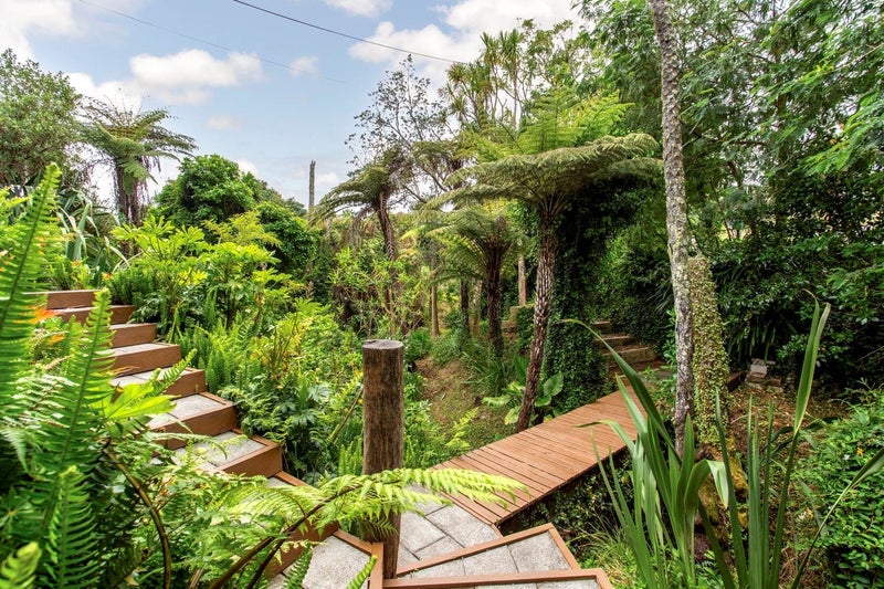 Magical Bach: 220m to the Beach64290944179969113