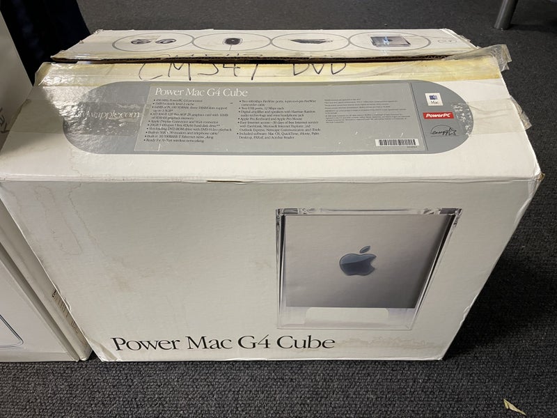 Power Mac G4 Cube (450MHz) & 17" Studio Display Bundle Carousel 2