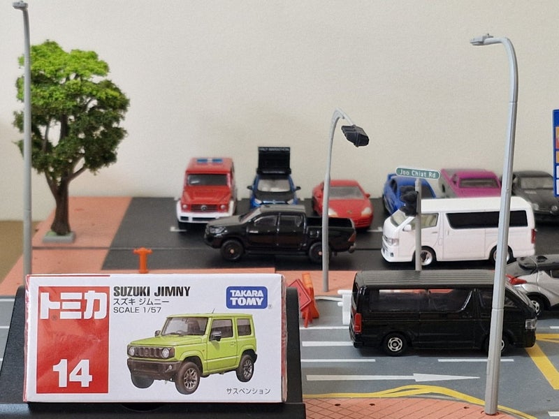 1/57 Tomica Suzuki Jimny Carousel 2