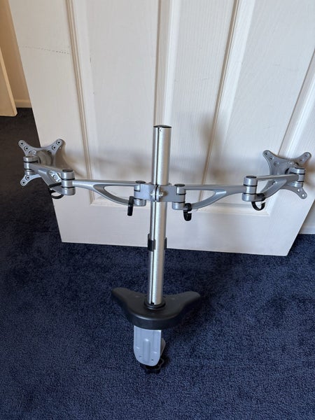 Dual screen arms for desk Carousel 2