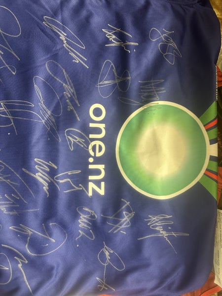 2024 SIGNED Warriors Jersey64288106559747111