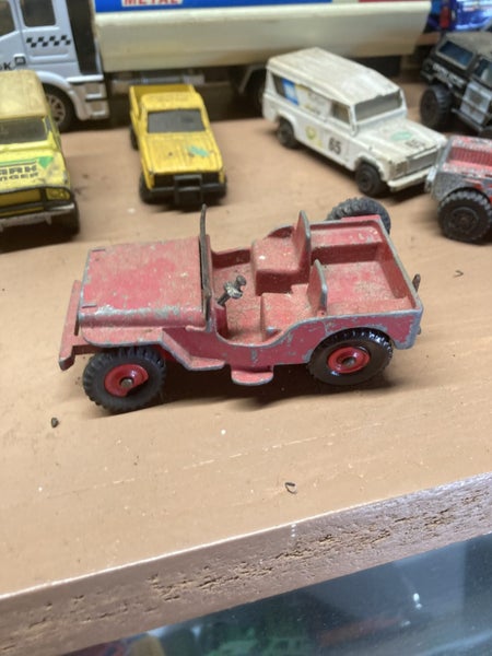 Dinky Toys No. 25Y or No. 405 Universal Jeep. Carousel 1